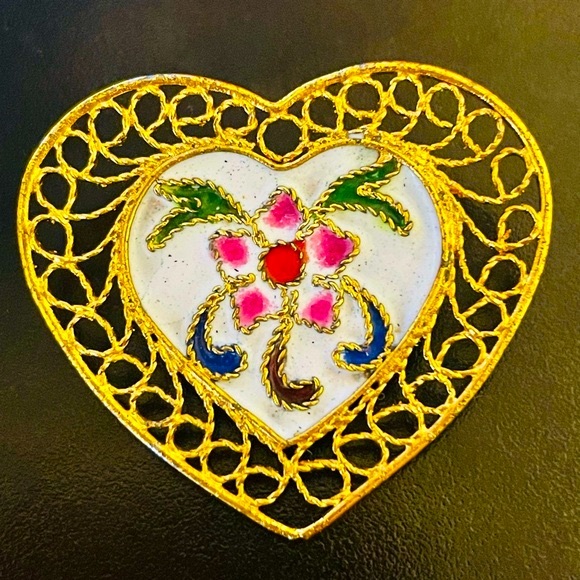 Vintage Gold Filigree and Enamel Floral Brooch - Picture 7 of 10